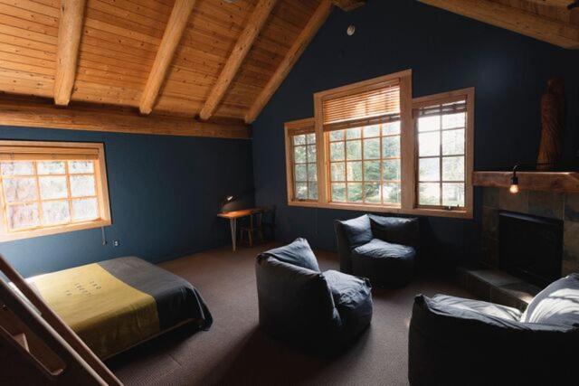 The Suttle Lodge & Boathouse Camp Sherman Exterior photo